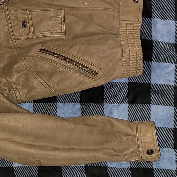 Vintage. Buttery Leather Bomber jacket. Adventure Bound By Wilson's leather. LT - Picture 4 of 16